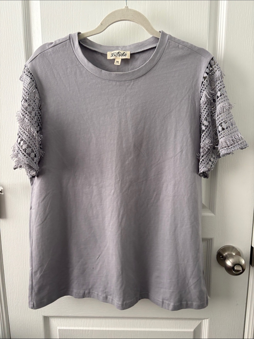 Listicle gray Lace-Sleeve Short Sleeve Tee